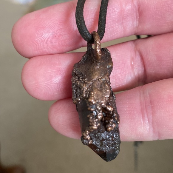 🖤DARK SMOKY🖤electroformed beauty! 1.5” long. Almost black smoky. GORGEOUS 🖤🔥 - Picture 8 of 16